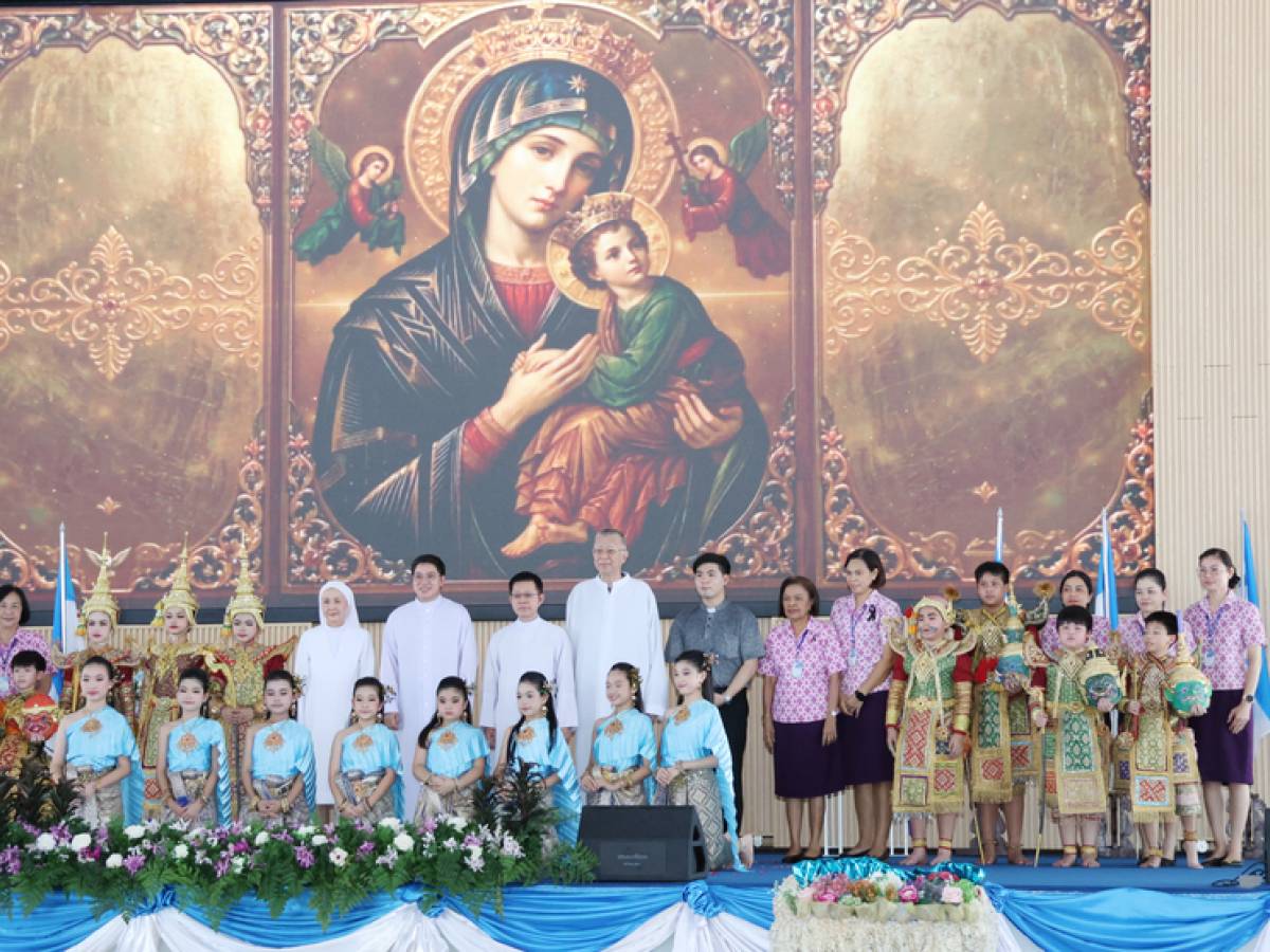 โรงเรียนพระมารดานิจจานุเคราะห์ จัดกิจกรรมฉลองแม่พระบังเกิด และร่วมแสดงความยินดี แด่ บาทหลวงเอกรัตน์ หอมประทุม ผู้อำนวยการฝ่ายการศึกษาฯ ในโอกาสฉลองครบรอบ 25 ปีแห่งชีวิตสงฆ์ │ 8 กันยายน 2569