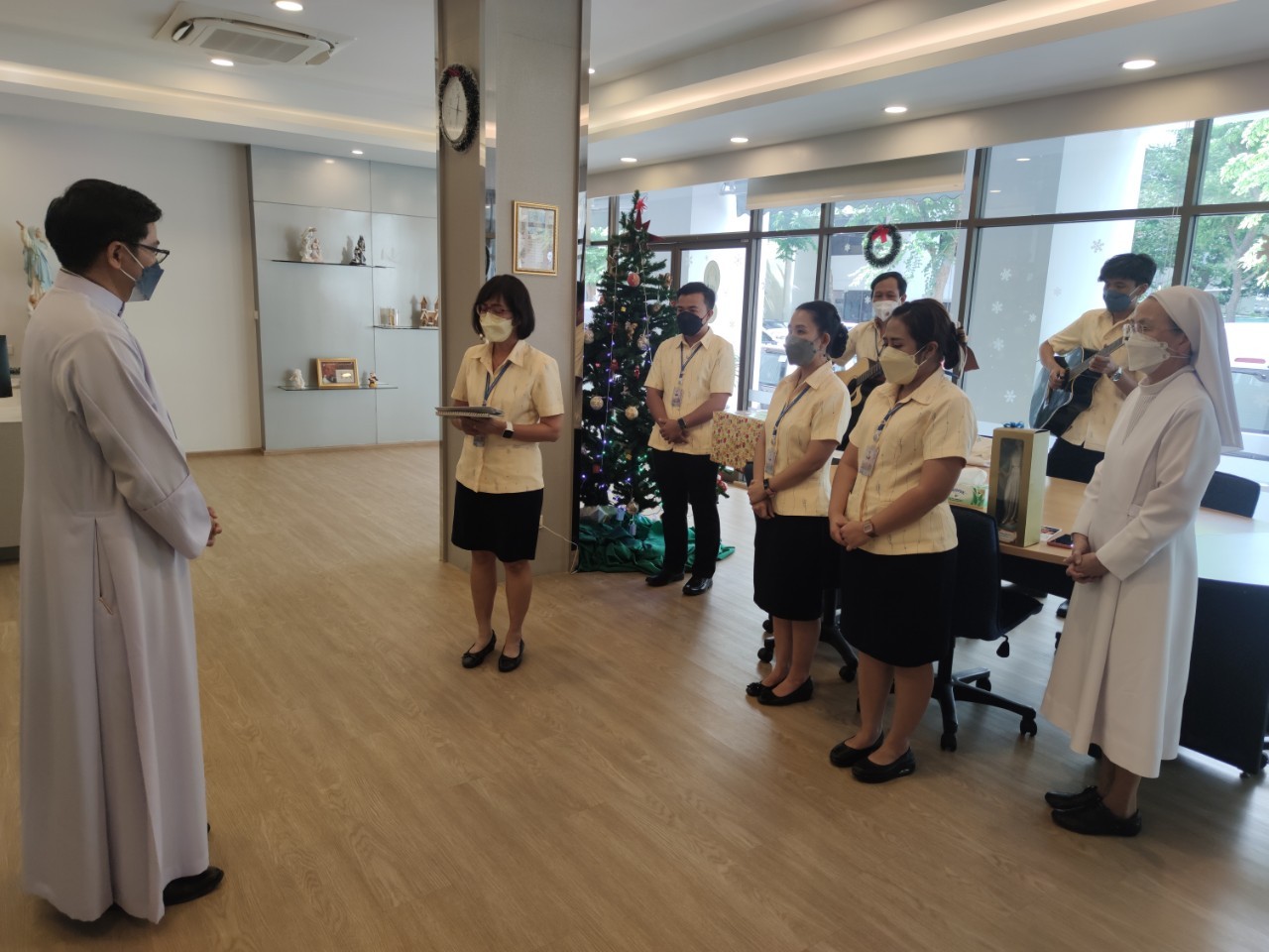 รร.พระแม่สกลอวยพรคริสต์มาส 2021 ๒๑๑๒๑๓ 6